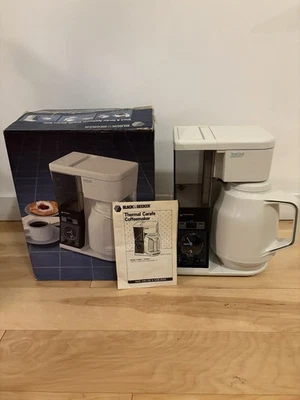 Cafetera térmica vintage Black & Decker TCM402 Foto 1 de 4