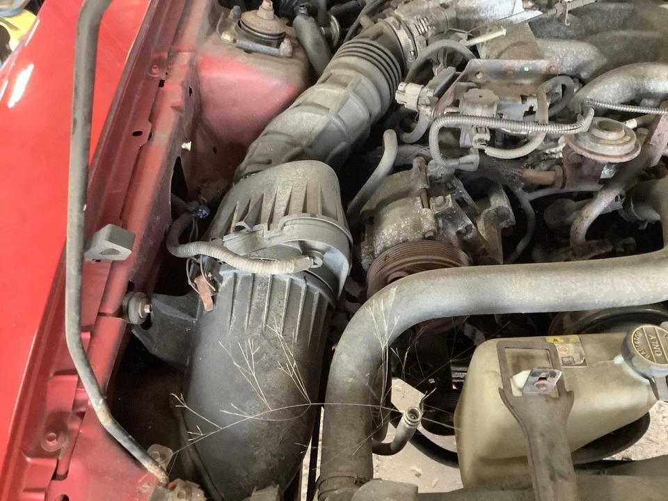 Filtro de aire de 6 cilindros compatible con 02-04 Mustang 345167 Foto 1 de 4