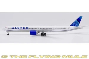 JC Wings 1:200 777-300ER United Airlines N2749U w/Stand - Picture 1 of 1