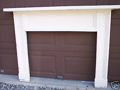 Antiguo abrigo de chimenea de pino Foto 1 de 3