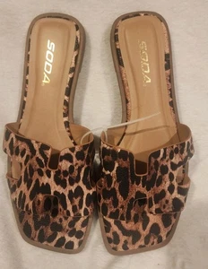 Sandalia deslizable con estampado de leopardo Soda corte en H negro tostado estampado animal 6,5 - Imagen 1 de 4