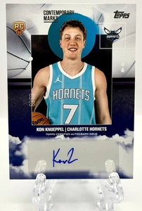 2025-26 Topps Basketball Kon Knueppel RC Rookie Contemporary Marks Auto #CM-KK - Foto 1 di 2