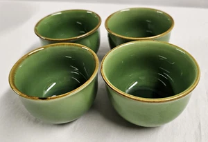 Juego de 4 tazas de sake cuadradas asiáticas Pottery Barn verde claro 4 oz - Imagen 1 de 4
