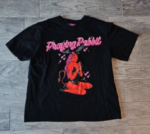 Men's Praying Rabbit Black She Devil Bunny Graphic Shirt Size 2XL Short Sleeves - Picture 1 of 11