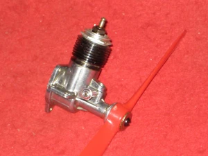 NEW? VINTAGE OK CUB 074 C/L FF GLOW MODEL AIRPLANE ENGINE wPROP - Picture 1 of 4