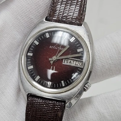 Orologio Uomo Vintage anni 70 Bulova Accutron Quadrante Rosso Tuning Fork 2182 - Funzionante - Immagine 1 di 4