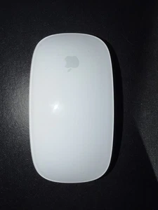 Apple Magic Mouse A1296 3VDC Wireless Bluetooth Mac White Silver   - Picture 1 of 2