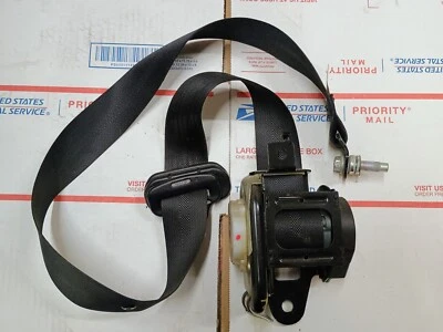 2014-2023 MITSUBISHI MIRAGE CINTURÓN DE SEGURIDAD DELANTERO RETRACTOR LADO DEL CONDUCTOR IZQUIERDO NEGRO OEM Foto 1 de 4