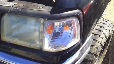 Used Turn Signal / Parking Light Assembly fits: 1994 Ford Ranger Park Lamp-Turn - Image 1 of 4