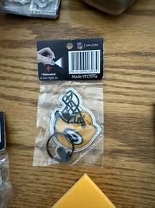 Packers Key Ring Helmet NFL Sports GreenBay Official Licensed Football - Picture 1 of 2