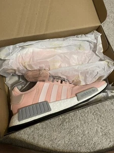 VNDS Damen Adidas NMD R1 Vapour Pink/Light Onix BY3059 Größe 11 (W)/9,5 (M) - Bild 1 von 9