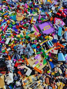 LEGO Star Wars and Other Sets with 60 + Minifigs Job Lot Bundle With Storage Box - Picture 1 of 6