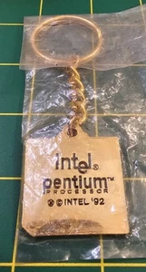 Portachiavi Chip Tono Oro Processore Intel Pentium 1992, NOS - Foto 1 di 2