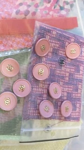 Chanel Button Single 25  mm  pink / gold metal Made in France - Picture 1 of 3