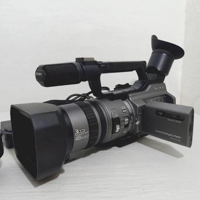 SONY Handycam DCR-VX2100 3CCD miniDV Camcorder Tested w/ Battery, charger Used - Image 1 of 4