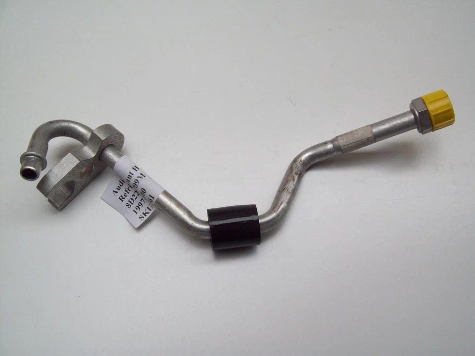Tubo refrigerante original Audi A4 Avant 8D2260709M 1997-2001 Foto 1 de 3