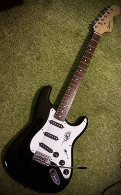 Guitarra Negra Squier Affinity Stratocaster 2000 “Rainmaker” Foto 1 de 4