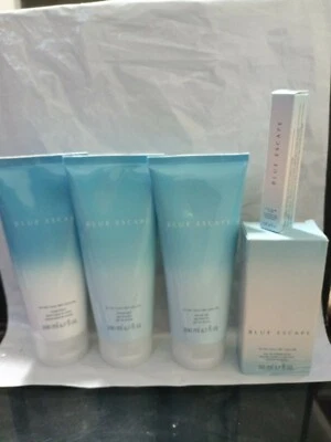 Blue Escape for her toilette spray, rollo de loción corporal lavado para cabello/2 cuerpos .24 oz  Foto 1 de 2