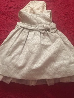 Nuevo Bebé Gap Niñas 6-12 Mo Ocasión Especial Vestido Pañal Cubierta Crema Foto 1 de 4