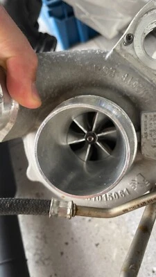 BMW X5 G05 Turbo 8679021 867902102 18631015061 - Imagem 1 de 4