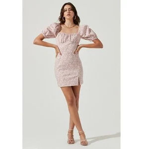 ASTR THE LABE WENDY FLORAL PUFF SLEEVE MINI DRESS NWT Women Dress Size Small - Picture 1 of 4