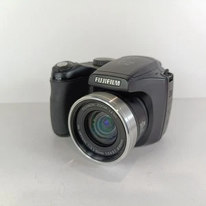 Fujifilm FinePix S5700 Digital Camera 7.1 Megapixels Digital Bridge Camera - Picture 1 of 16