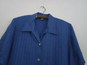 Damenbluse - Gr.42 - Marke tru - Knopfverschluss - gut - blau/blau gestreift - - Bild 1 von 3