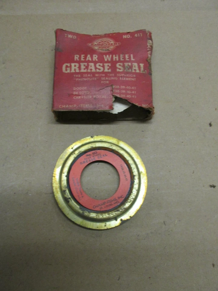 1938 -41 DODGE DESOTO CHRYSLER ROYAL REAR WHEEL NATIONAL OIL SEAL BOX NO.411 - Image 1 of 2