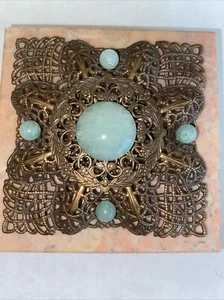 Pisapapeles piedra Jo Marz azul con cuentas sobre malla de cobre diseño arte cuadrado - Imagen 1 de 7