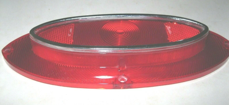 Lente de luz trasera Oldsmobile 88,98 1962 NOS, guía genuina Foto 1 de 2