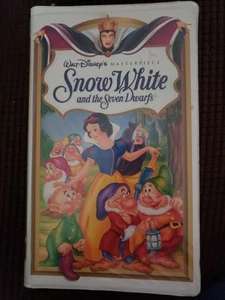 Snow White and the Seven Dwarfs (VHS Tape) Walt Disneys Masterpiece Clamshell  - Picture 1 of 4