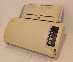 Fujitsu Dokumenten-Scanner Fi7030c, 600 DP, PA03750-B001 - Bild 1 von 6