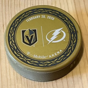 Vegas Golden Knights Puck Gold Rare T mobile Exclusive vs Lightning 2020 🎆 - Picture 1 of 2