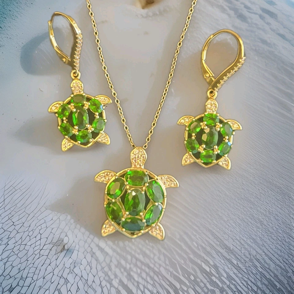 Lindo Conjunto de Tartaruga Cromado Diopside 18kGOS, Brincos Gota, Pingente/Corrente, Novo na embalagem - Imagem 1 de 4