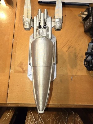 现代 BATTLESTAR GALACTICA Corvette Manticore 攻击船模型套件 — 第 1/4 张图片