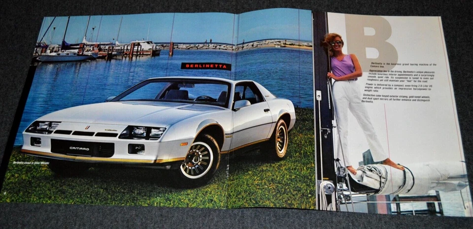 Chevy Camaro Berlinetta 1982 carpeta de ventas de concesionario original póster anuncio impreso 82 Foto 1 de 1