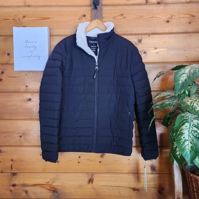 Abrigo Chaqueta CALVIN KLEIN NUEVO CON ETIQUETAS Infinite Stretch Edredón Puffer Negro Sorona Sherpa S Foto 1 de 4