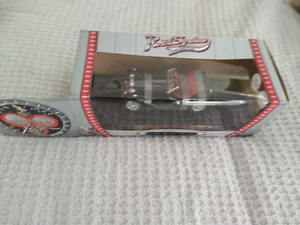 MODEL - 1947 MG TC DELUXE LEATHER EDITION BY ROAD SIGNATURE 1/18TH - Picture 1 of 4