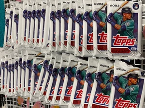 2023 TOPPS SERIES 1 MLB Baseball FLAG/RELIC/PATCH/MEDALLION HOT PACK.~ - Picture 1 of 2