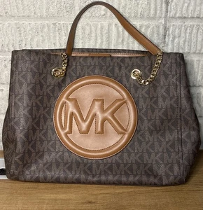 Bolso de Mano Michael Kors Brynn Grande con Logo Marrón Cartera Mango de Cadena Usado en Excelente Condición Diseñador - Imagen 1 de 8