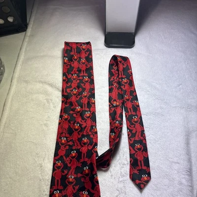 Corbata vintage Elmo Plaza Sésamo - Corbata con estampado de personajes roja y negra Foto 1 de 3