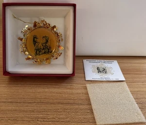 THE HUMMEL GOLDEN CHRISTMAS ORNAMENT COLLECTION "THE OPINION" 1987 - Picture 1 of 4