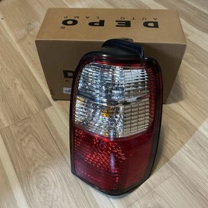 For 2001-2002 Toyota 4Runner Tail Light Passenger Side - Picture 1 of 4