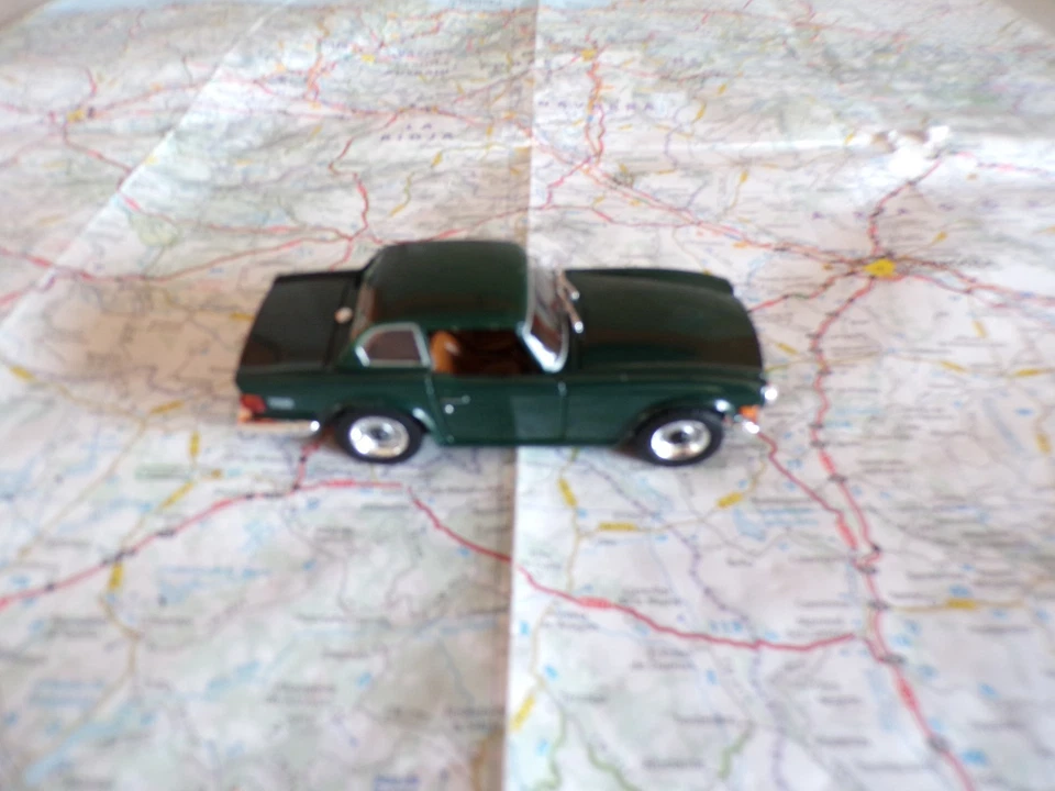 TRIUMPH TR 6 Verte   SOLIDO 1/43 - Photo 1/2