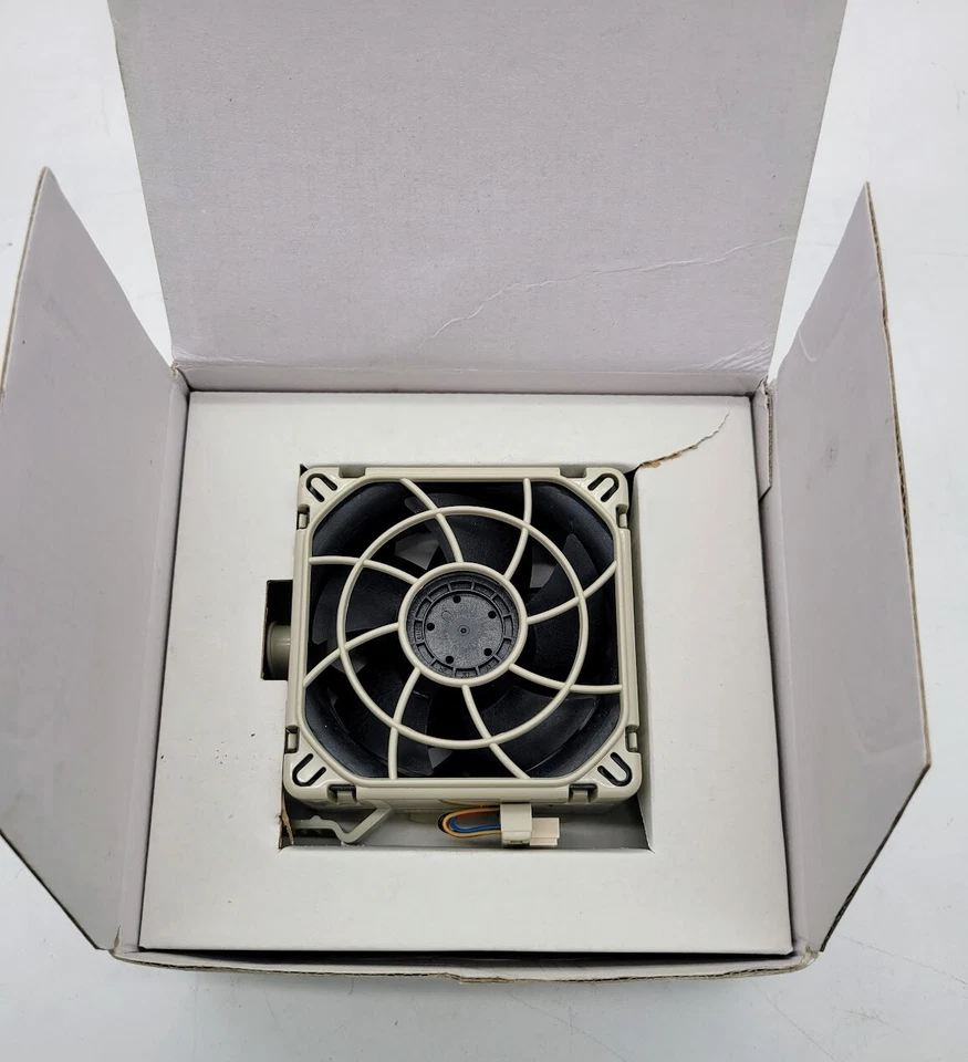 Supermicro FAN-0182L4 80x80x38 mm, 9.4K RPM, Hot-swappable Middle Cooling Fan - Image 1 of 4