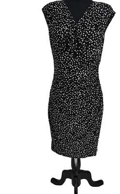 Vestido para mujer Lauren Ralph Lauren pequeño negro envolvente de puntos fruncido talla 10P Foto 1 de 4