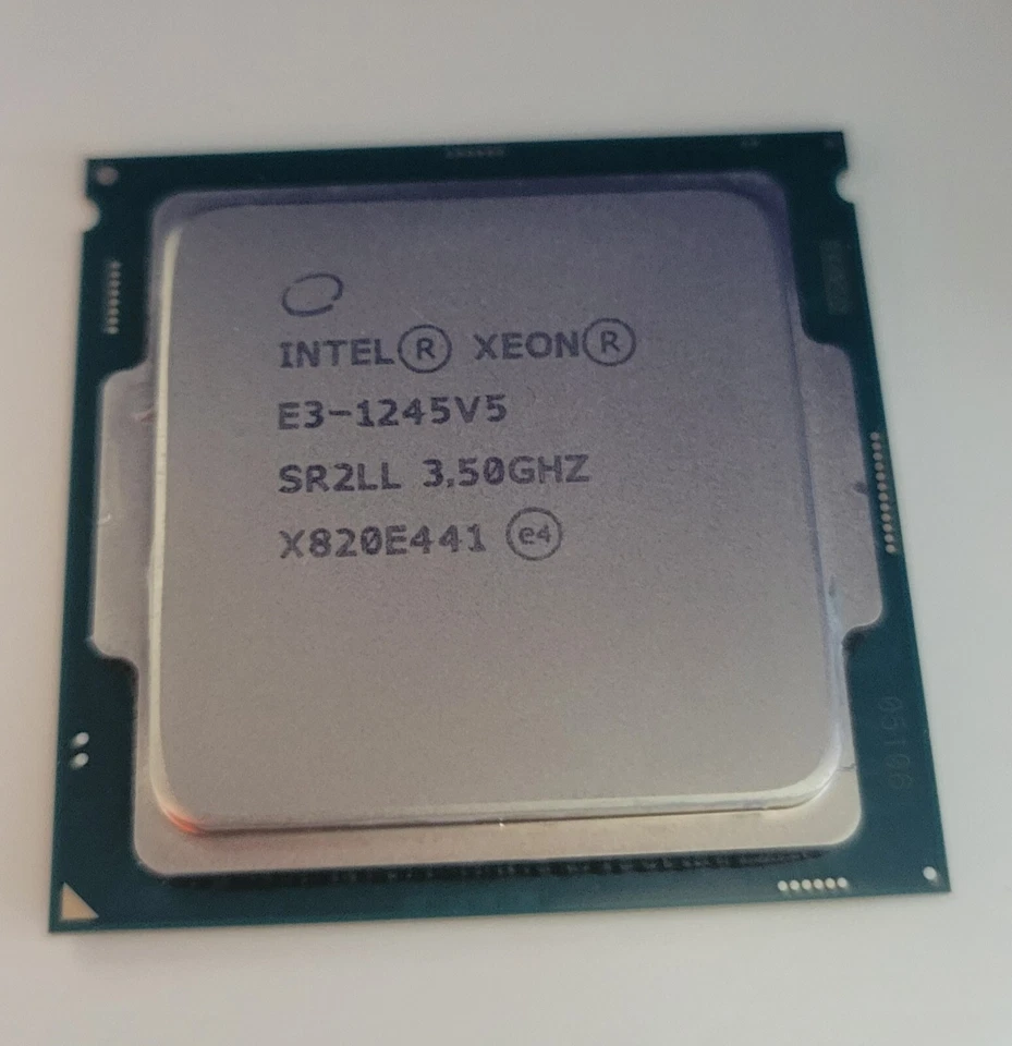 Intel Xeon E3-1245V5 4-cores  CPU Processor FCLGA1151 3.50 GHz 8 MB Cache 8 GT/s - Image 1 of 1