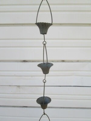 Cadena de lluvia de gran aspecto con pátina envejecida de campana bronce mirando más de 7 pies Foto 1 de 4