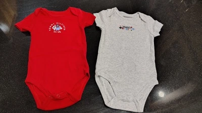 lote de 2 bodys bebé niña Tommy Hilfiger una pieza talla 6/9 meses Foto 1 de 4