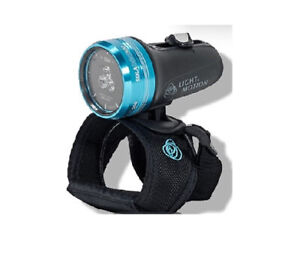 Sola 500 dive torch only used for 3 or 4 dives with charger, bag and orginal box